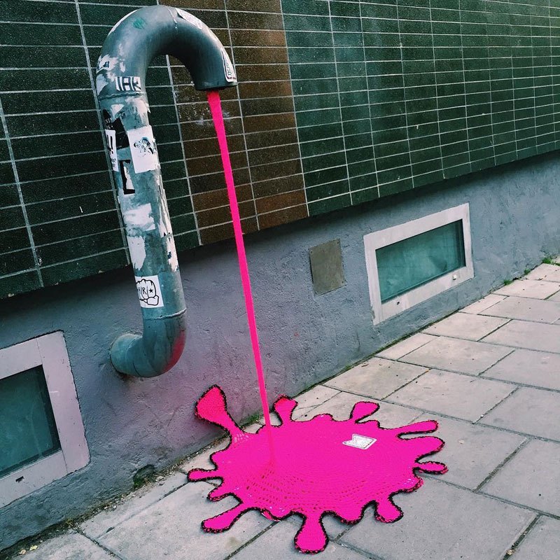 yarn-bombing-stockholm-by-julia-riordan-2