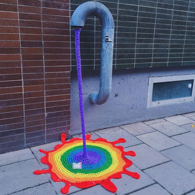 yarn-bombing-stockholm-by-julia-riordan-5
